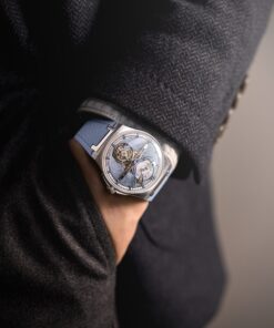 Alternative view of Antarctique Tourbillon Glacier Blue