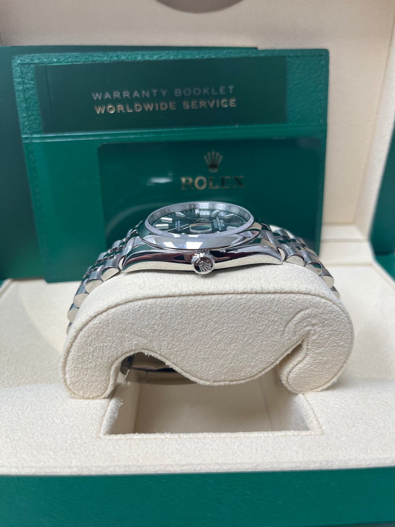 Rolex Datejust 36 Domed Bezel Mint Green Index Dial Jubilee Bracelet 126200 - Image 2