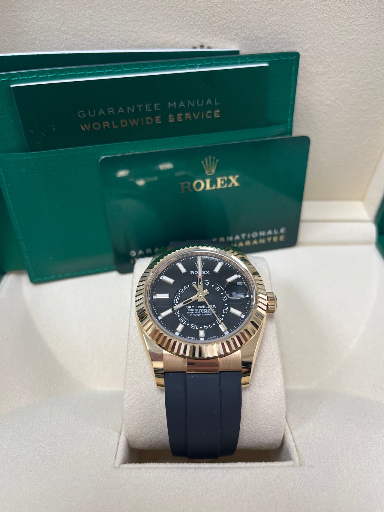 Rolex Sky-Dweller 42 mm yellow gold 336238-0002 - Image 2