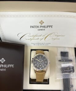 Alternative view of ANNUAL CALENDAR. TRAVEL TIME. White gold 5326G-001