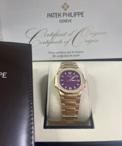 Alternative view of DATE. CENTRAL SECONDS. Rose gold 7010/1R-013