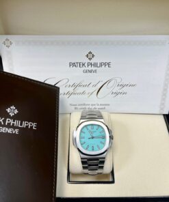 Alternative view of Patek Philippe Nautilus "Tiffany & Co." Blue Dial 5711/1A-018