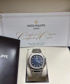 Alternative view of DATE. SWEEP SECONDS. White gold 5811/1G-001